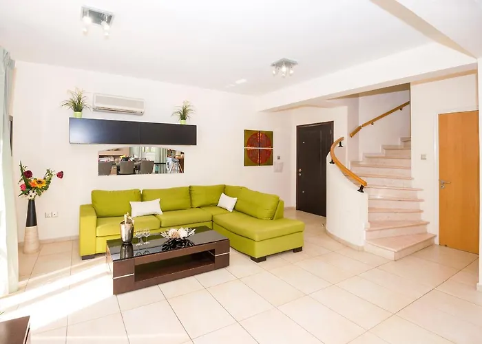 Emily Villa Protaras