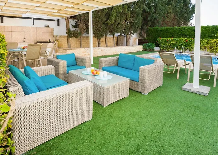 Emily Villa Protaras